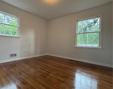 4254 Burleigh Drive - Photo Thumbnail 16
