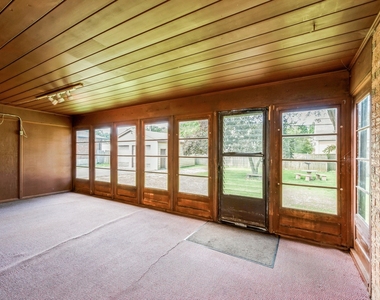 319 N Lord Avenue - Photo Thumbnail 5