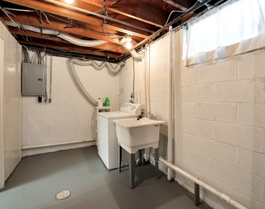 319 N Lord Avenue - Photo Thumbnail 22