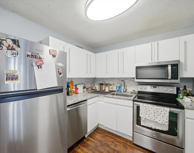 440 N Wabash Avenue - Photo Thumbnail 2