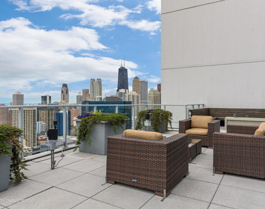 303 W Ohio Street - Photo Thumbnail 12