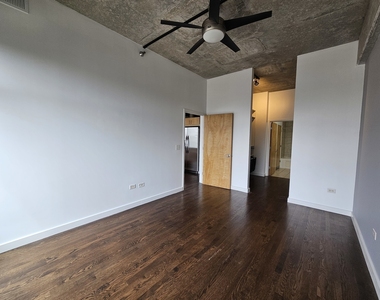 1620 S Michigan Avenue - Photo Thumbnail 7