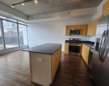 1620 S Michigan Avenue - Photo Thumbnail 1