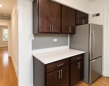 3018 N Karlov Avenue - Photo Thumbnail 3