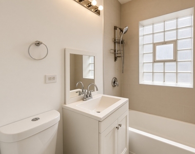 3018 N Karlov Avenue - Photo Thumbnail 8