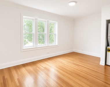 3018 N Karlov Avenue - Photo Thumbnail 4