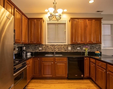 2635 W Cortez Street - Photo Thumbnail 2
