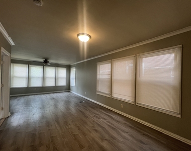 7202 S Marshfield Avenue - Photo Thumbnail 8