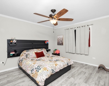 16743 Paxton Avenue - Photo Thumbnail 8