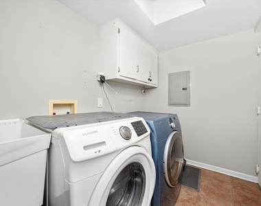 16743 Paxton Avenue - Photo Thumbnail 6