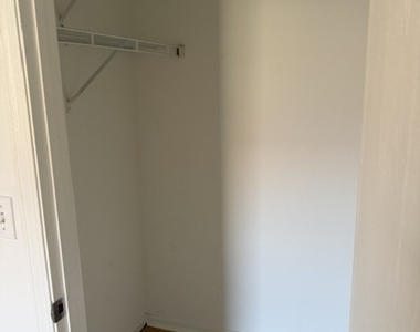 705 E Whispering Oaks Drive - Photo Thumbnail 9