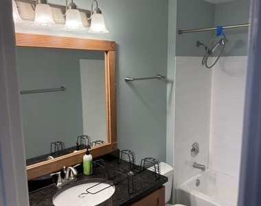 705 E Whispering Oaks Drive - Photo Thumbnail 10