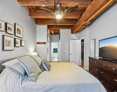 520 W Huron Street - Photo Thumbnail 17