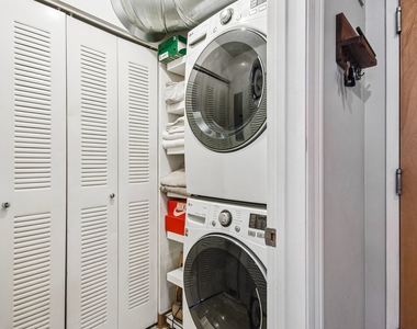 520 W Huron Street - Photo Thumbnail 20