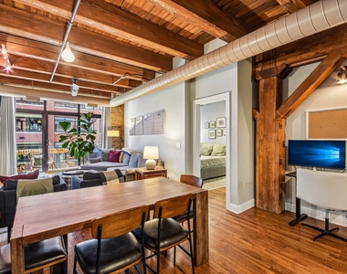 520 W Huron Street - Photo Thumbnail 4