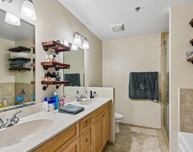 520 W Huron Street - Photo Thumbnail 18