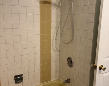 15826 Terrace Drive - Photo Thumbnail 6