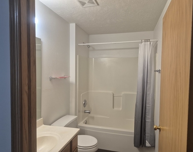 901 Penny Lane - Photo Thumbnail 11