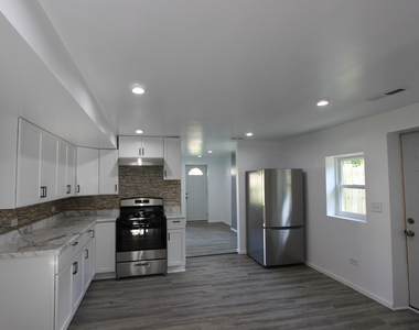 103 Atwood Avenue - Photo Thumbnail 21