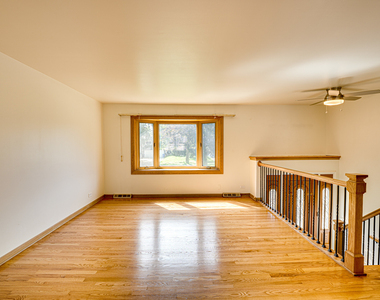 1015 Wilson Avenue - Photo Thumbnail 2