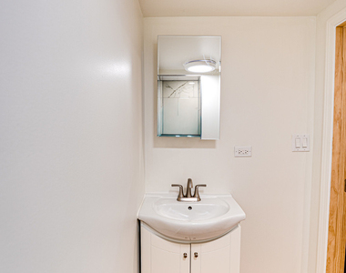 1015 Wilson Avenue - Photo Thumbnail 15