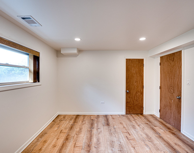 1015 Wilson Avenue - Photo Thumbnail 14