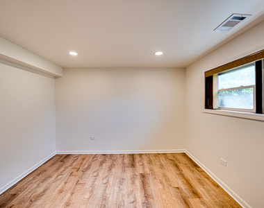 1015 Wilson Avenue - Photo Thumbnail 13