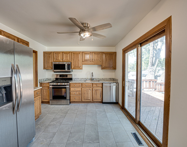 1015 Wilson Avenue - Photo Thumbnail 4
