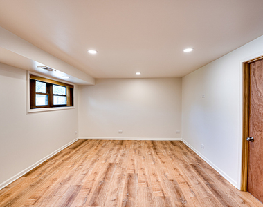 1015 Wilson Avenue - Photo Thumbnail 19