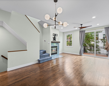 1835 W Oakdale Avenue - Photo Thumbnail 1