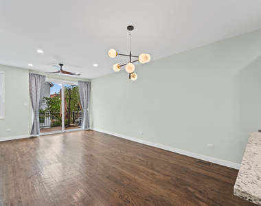 1835 W Oakdale Avenue - Photo Thumbnail 2