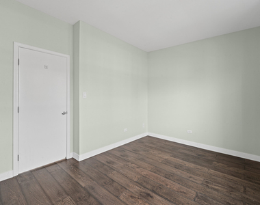 1835 W Oakdale Avenue - Photo Thumbnail 12