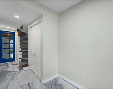 1835 W Oakdale Avenue - Photo Thumbnail 23