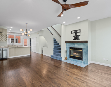 1835 W Oakdale Avenue - Photo Thumbnail 3