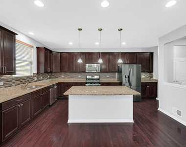4323 Fraser Circle - Photo Thumbnail 8