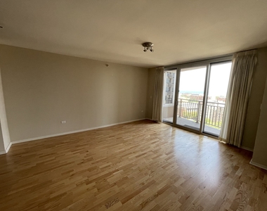 807 Davis Street - Photo Thumbnail 4