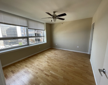 807 Davis Street - Photo Thumbnail 3