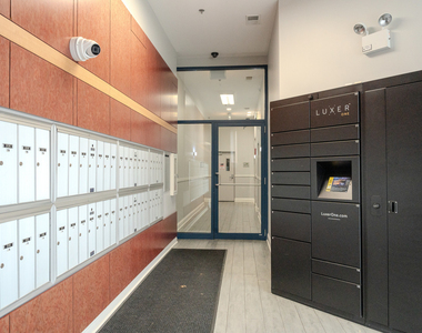 2915 N Clybourn Avenue - Photo Thumbnail 1
