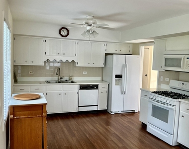 840 Heather Lane - Photo Thumbnail 3