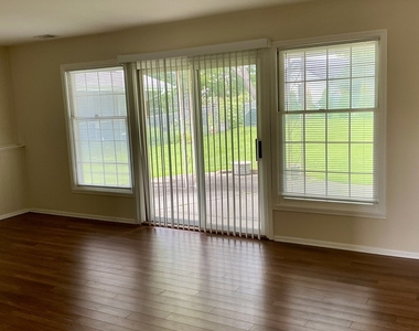840 Heather Lane - Photo Thumbnail 8
