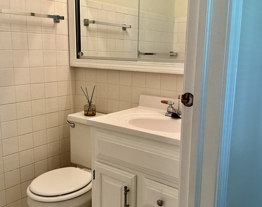 840 Heather Lane - Photo Thumbnail 9