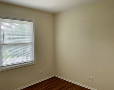 840 Heather Lane - Photo Thumbnail 7