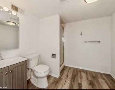 8050 N Prospect Street - Photo Thumbnail 17