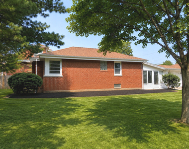 8050 N Prospect Street - Photo Thumbnail 1