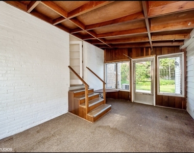 8050 N Prospect Street - Photo Thumbnail 11