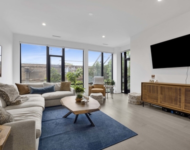 1701 W Webster Avenue - Photo Thumbnail 6