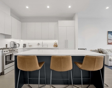 1701 W Webster Avenue - Photo Thumbnail 4