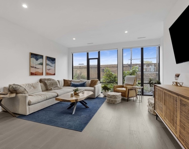 1701 W Webster Avenue - Photo Thumbnail 9