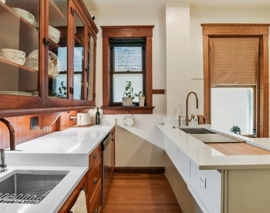 1036 W Garfield Boulevard - Photo Thumbnail 8
