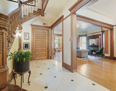 1036 W Garfield Boulevard - Photo Thumbnail 6